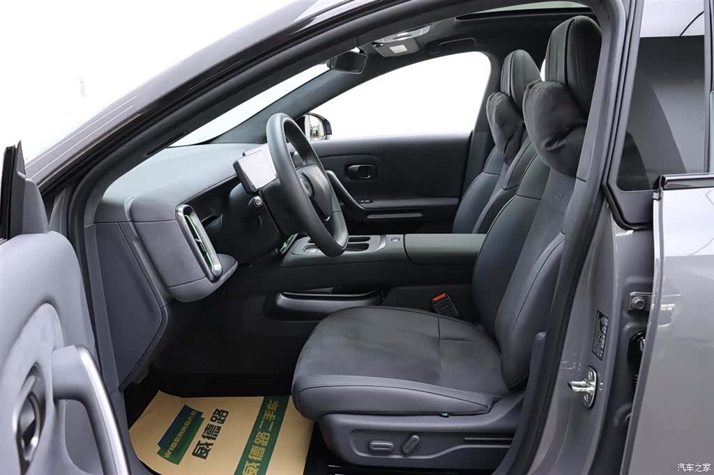Leapmotor Lafa5, 2025 14