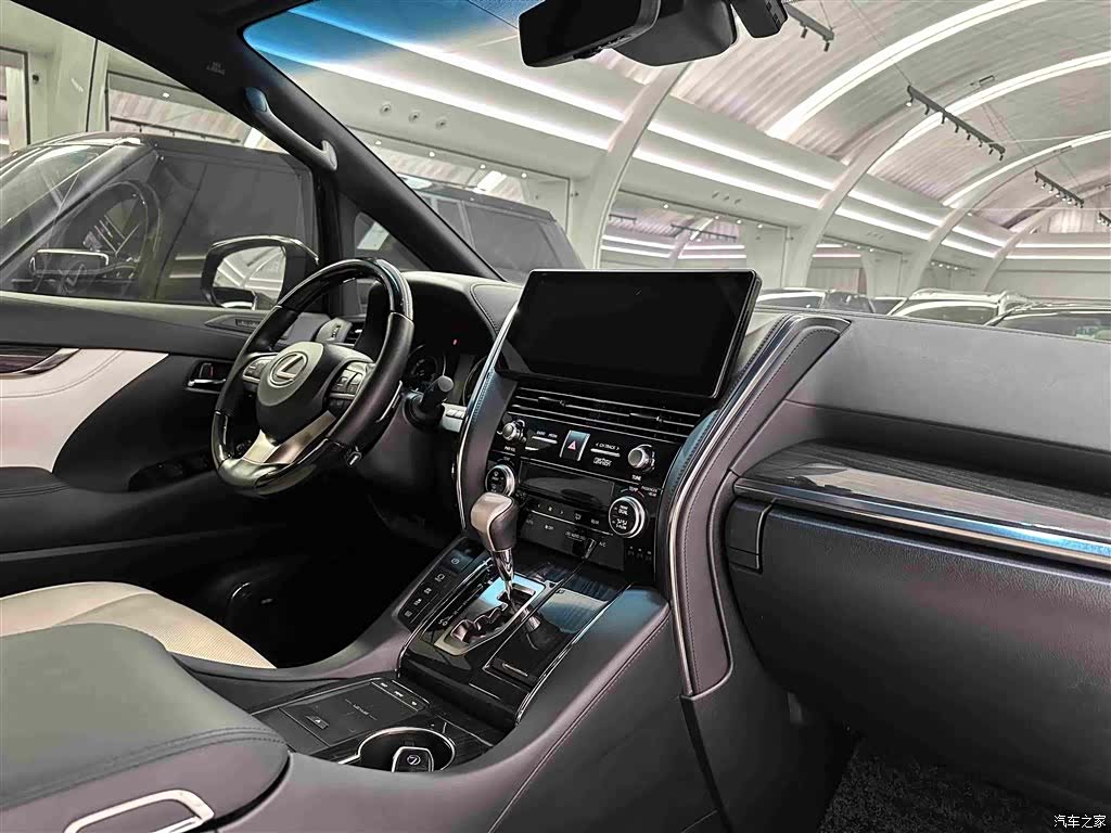 Lexus LM, 2022 24