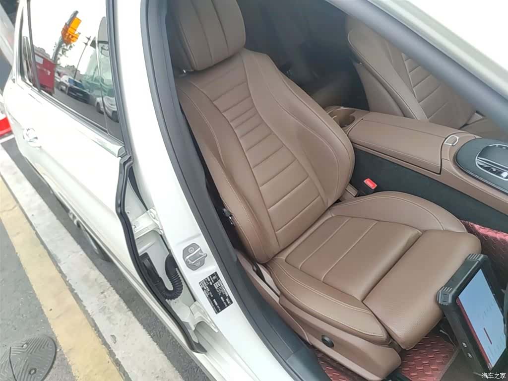 Mercedes-Benz E-Class, 2019 25