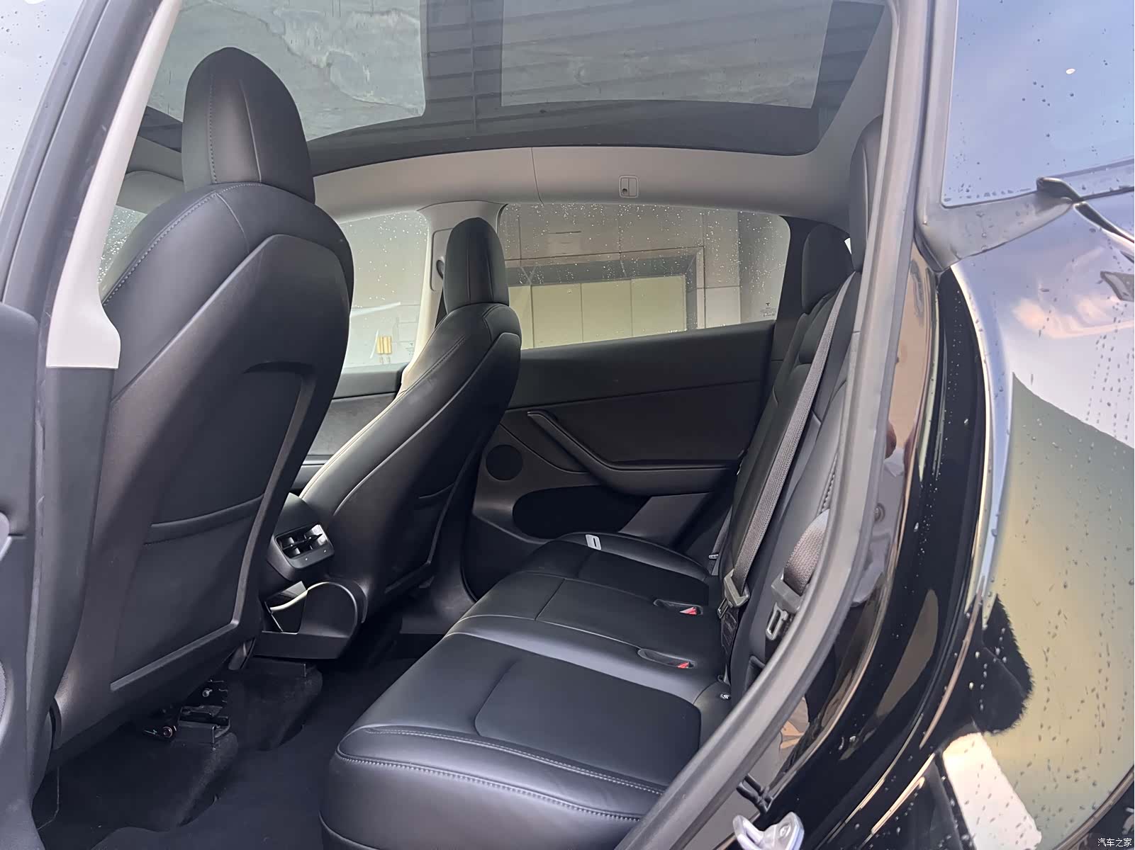 Tesla Model Y, 2022 14