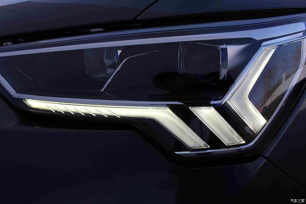 Audi Q3, 2019 13