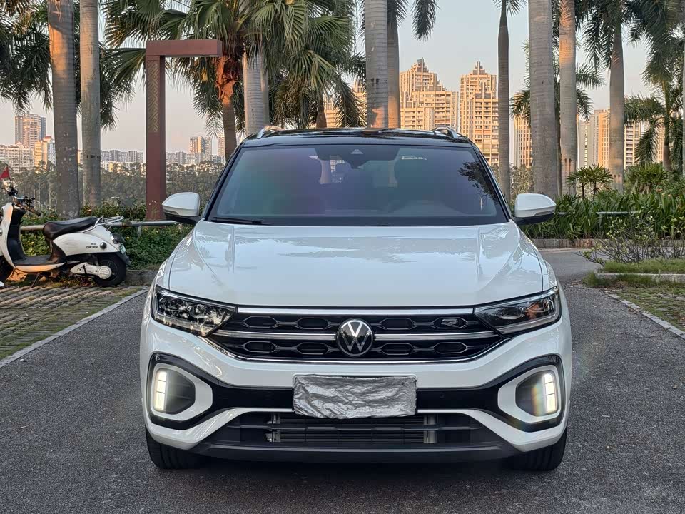 Volkswagen T-ROC exploring Songs