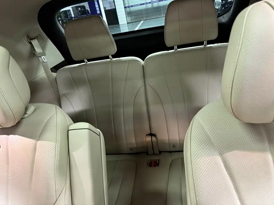 AITO Ask the world M7