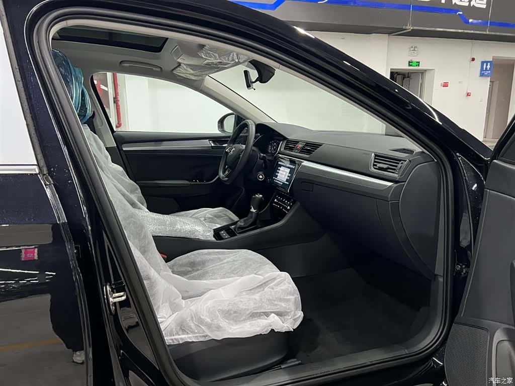 Skoda Superb, 2025 17
