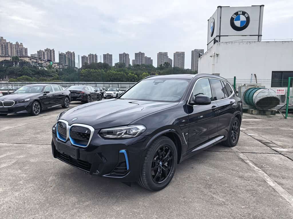 BMW iX3