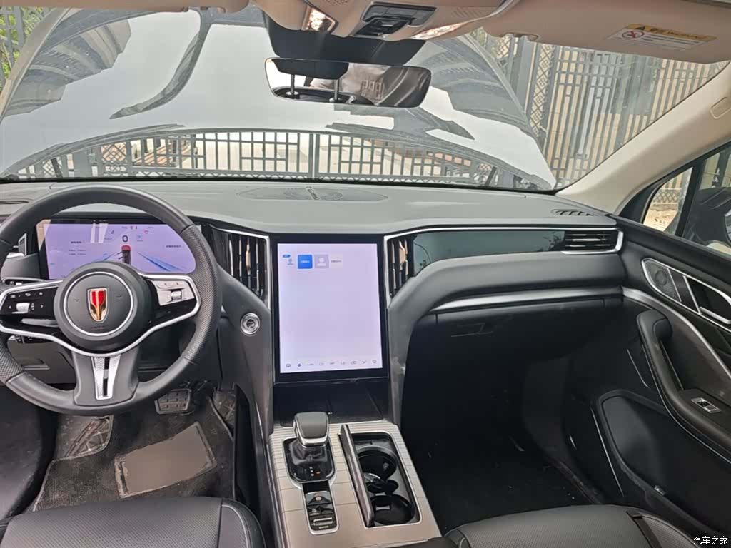 Hongqi HS7, 2024 10