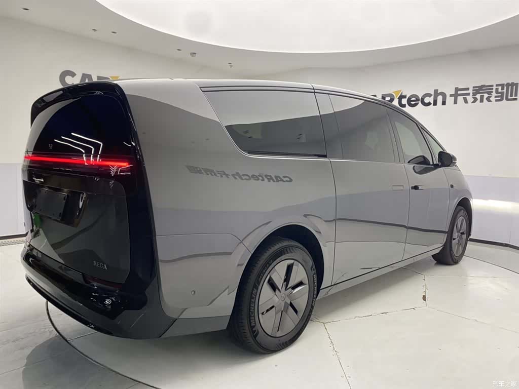 Li Auto MEGA, 2025 все фото
