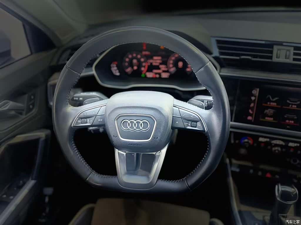 Audi Q3, 2020 11