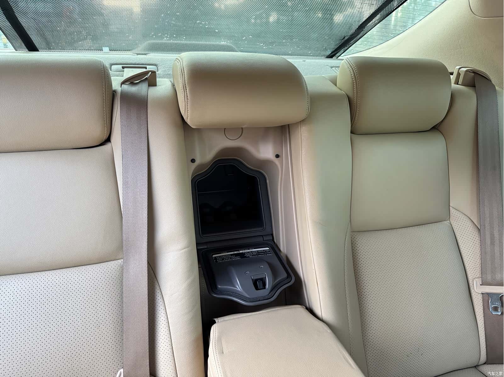 Toyota Crown, 2010 11