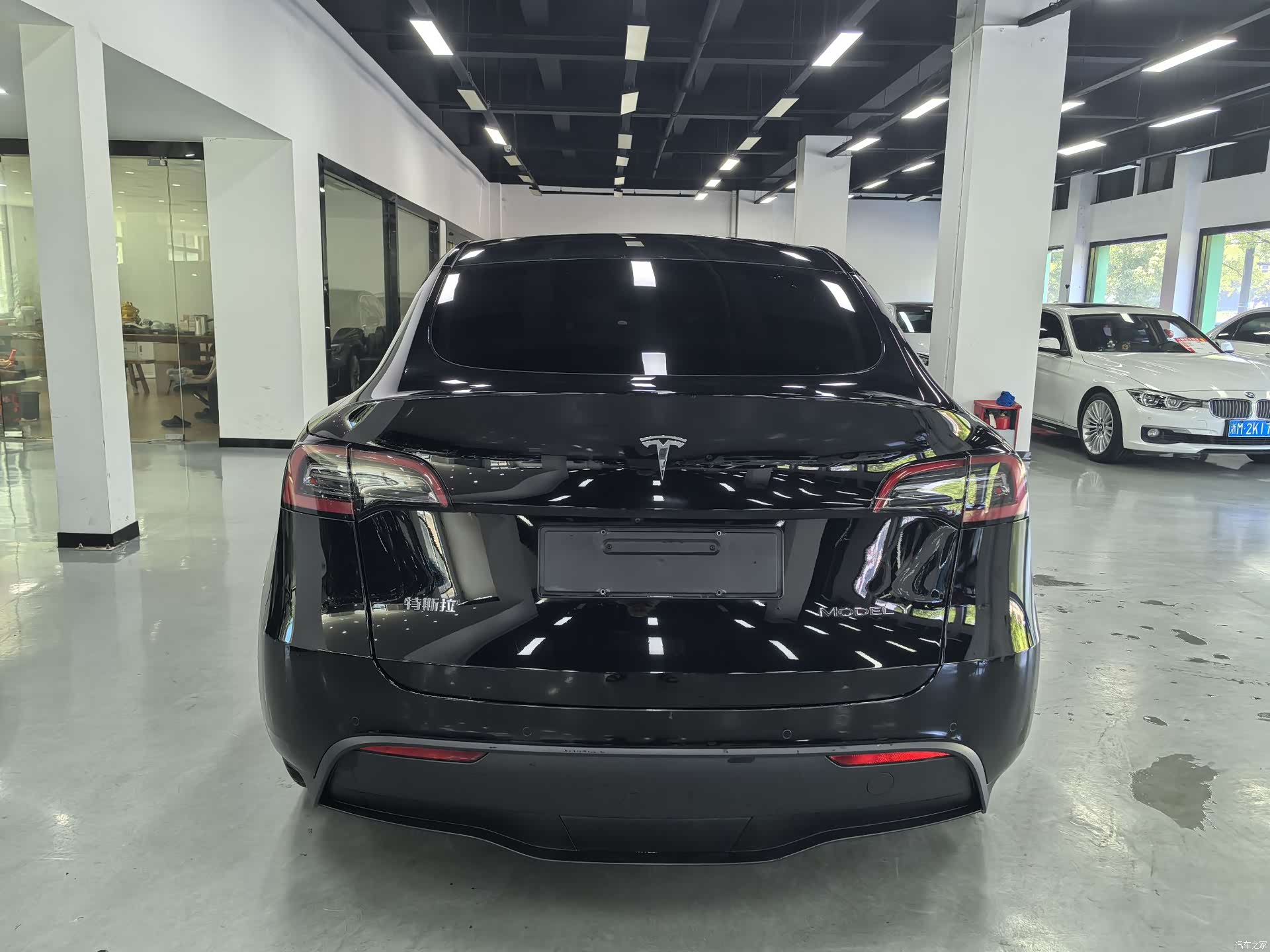 Tesla Model Y, 2022 6