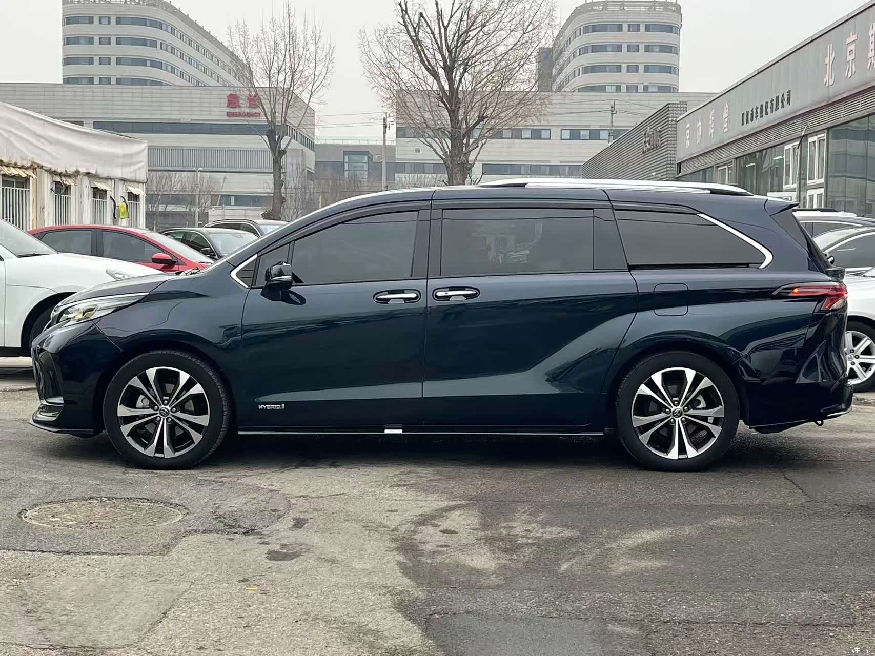 Toyota Granvia, 2023 10