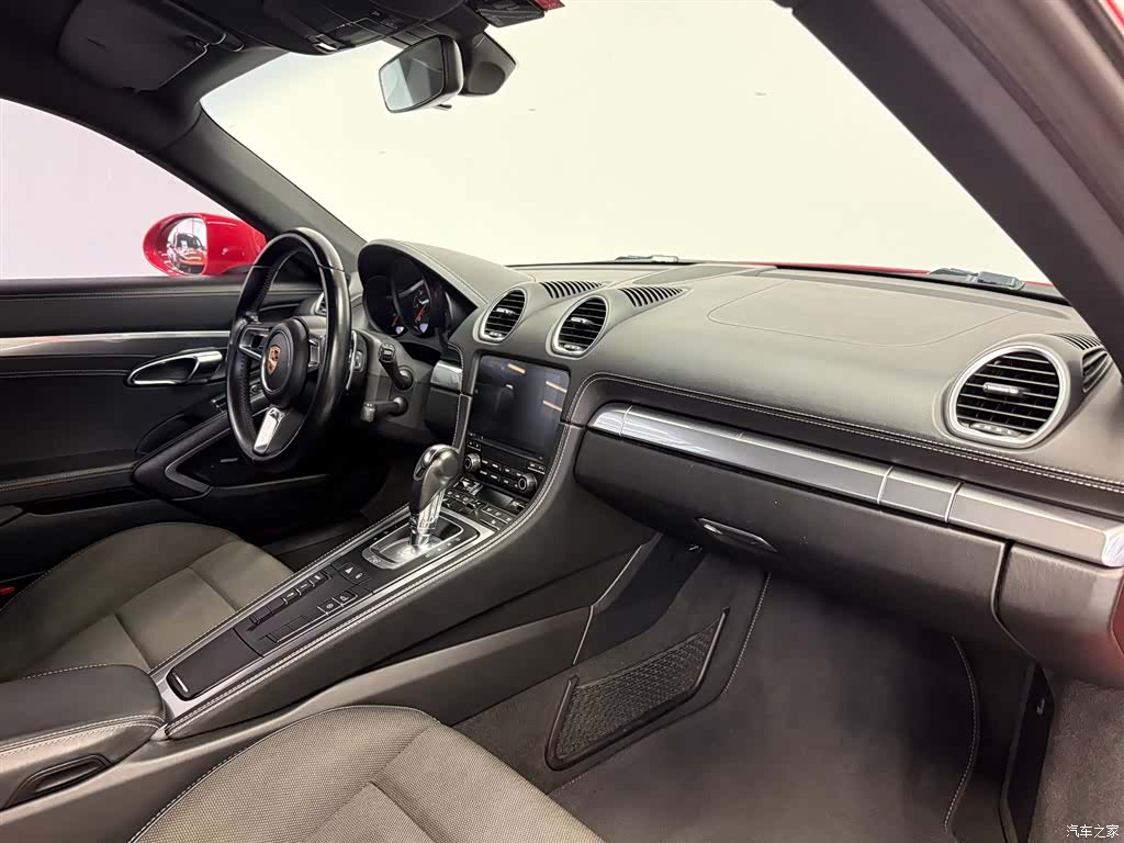 Porsche Cayman, 2019 11