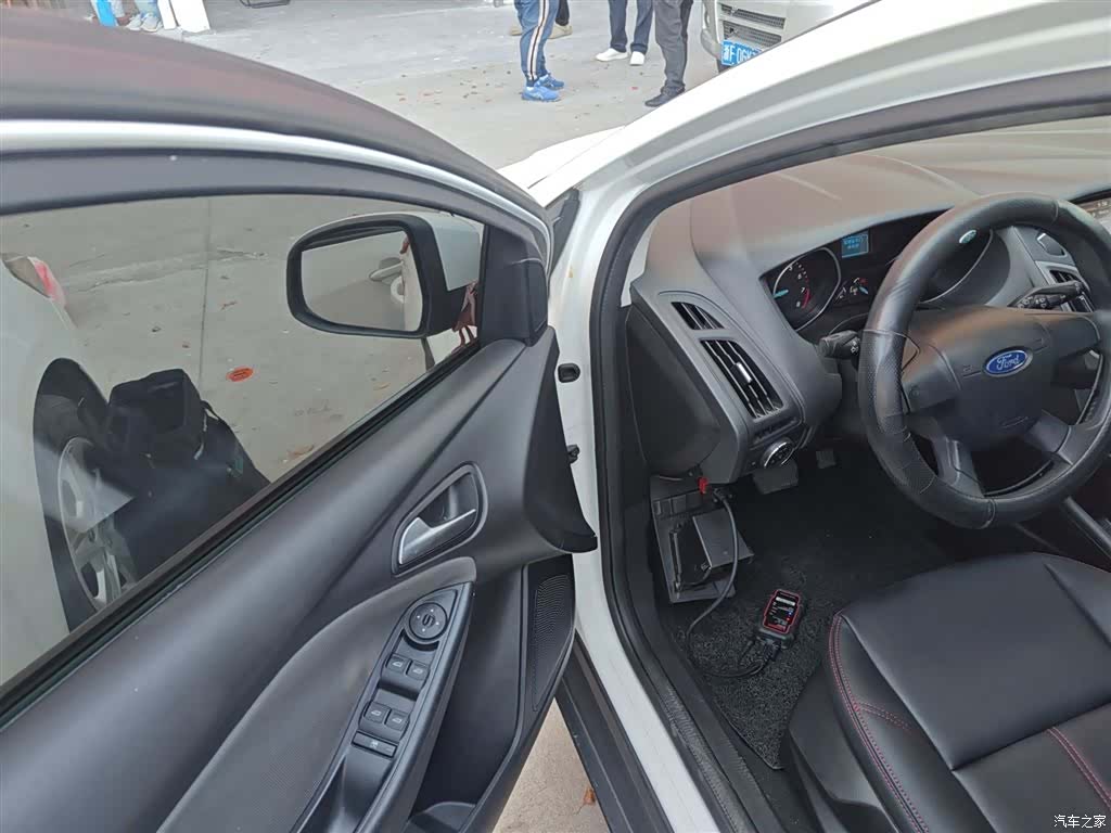 Ford Focus, 2015 12
