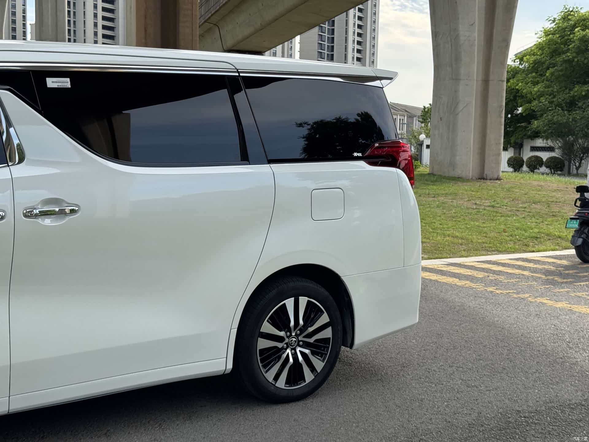 Toyota Alphard, 2019 8