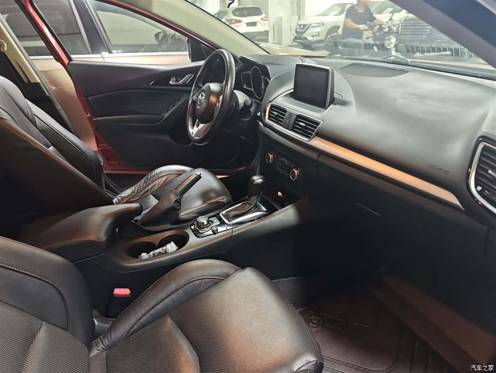 Mazda Mazda3, 2015 13