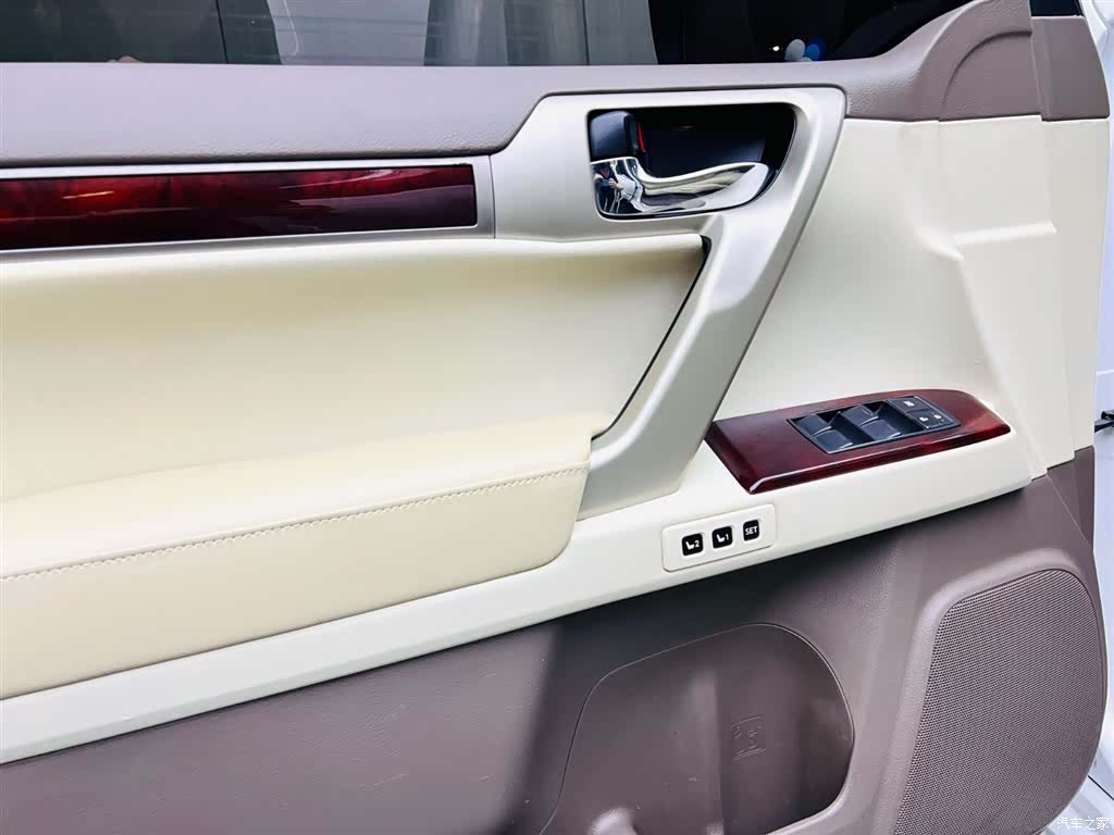 Lexus GX, 2011 11