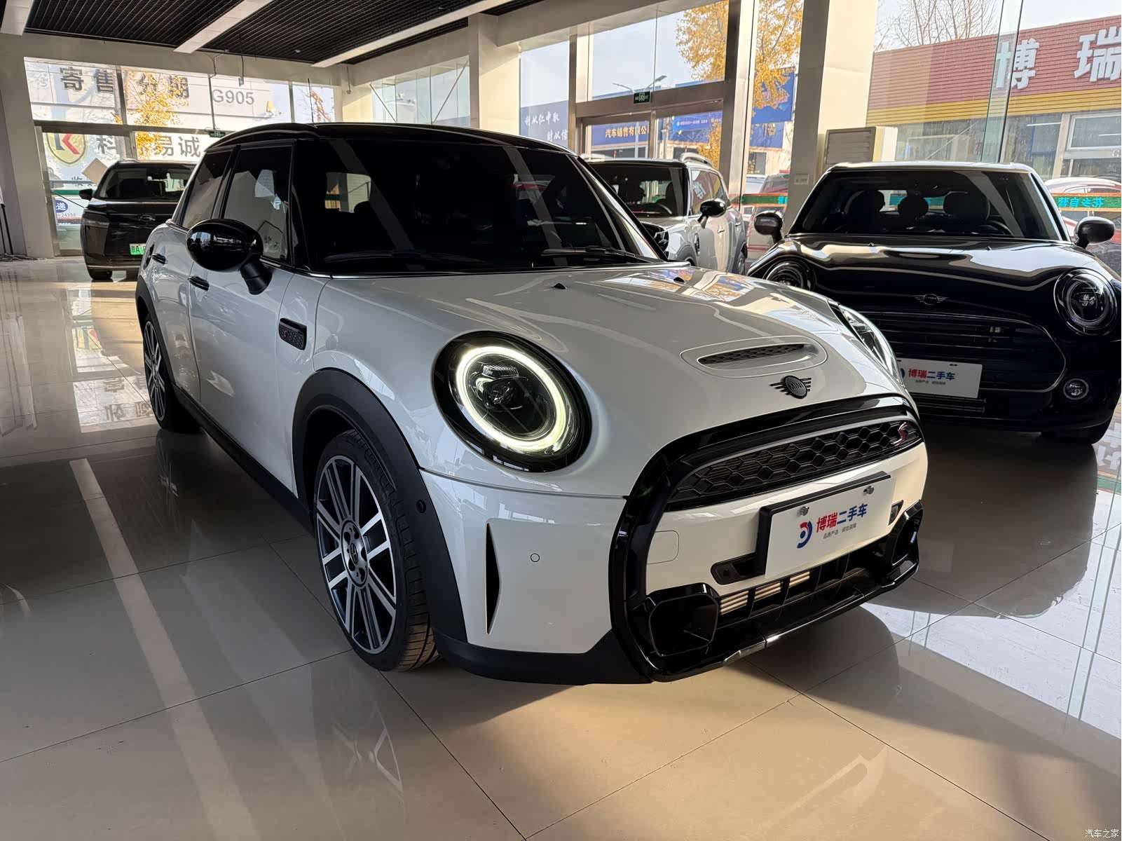 Mini Cooper, 2023 1