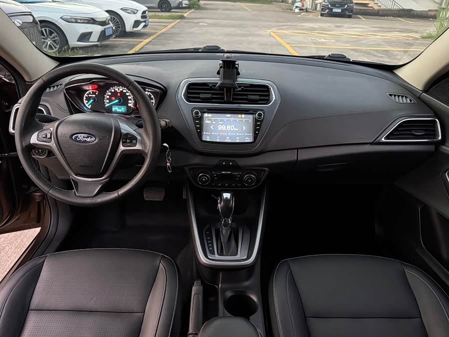 Ford Focus 2016, фото 10