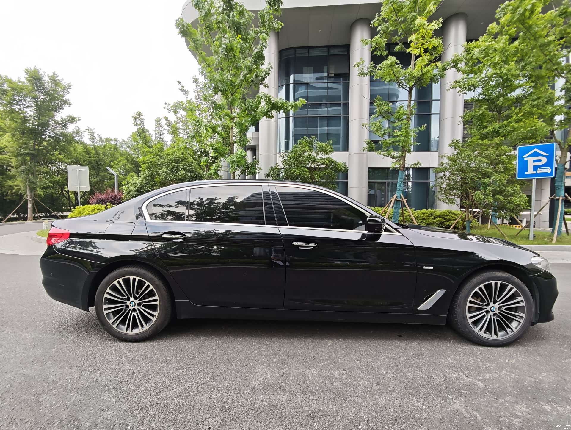 BMW 5 Series, 2018 8