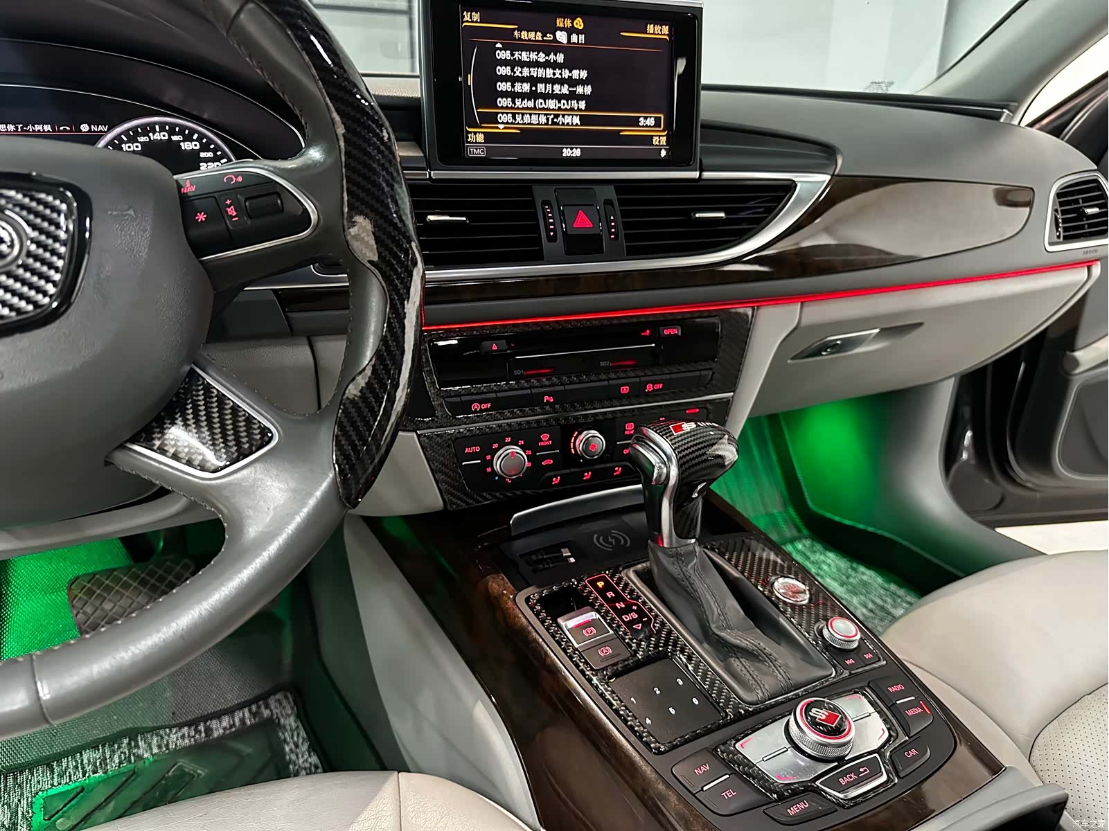 Audi A6L, 2014 12