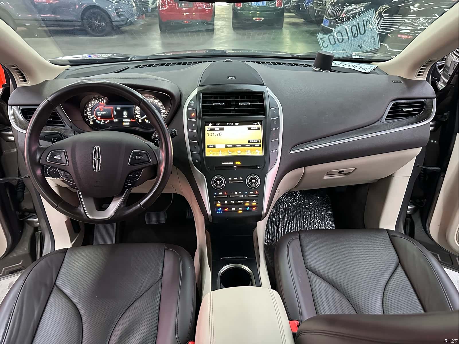 Lincoln MKC, 2017 12