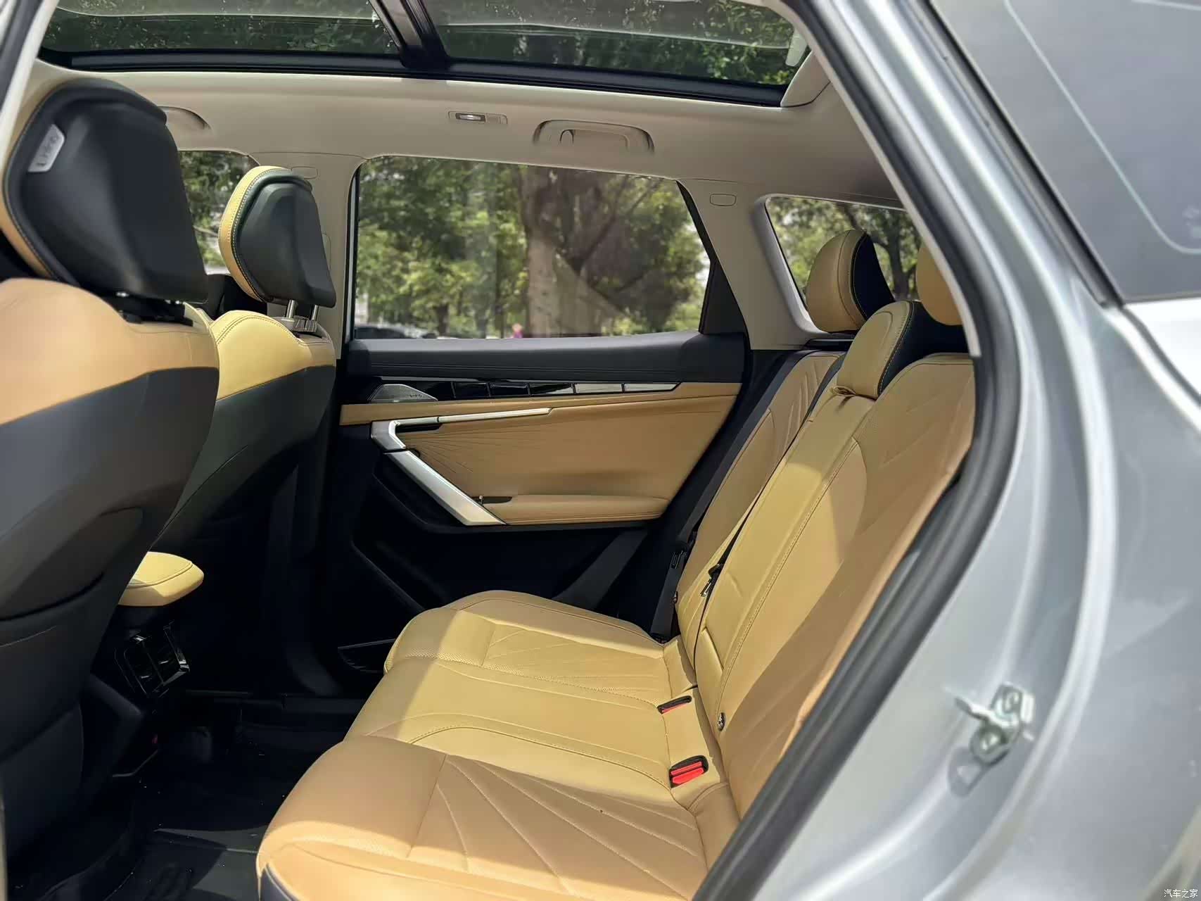 Geely Boyue, 2022 все фото