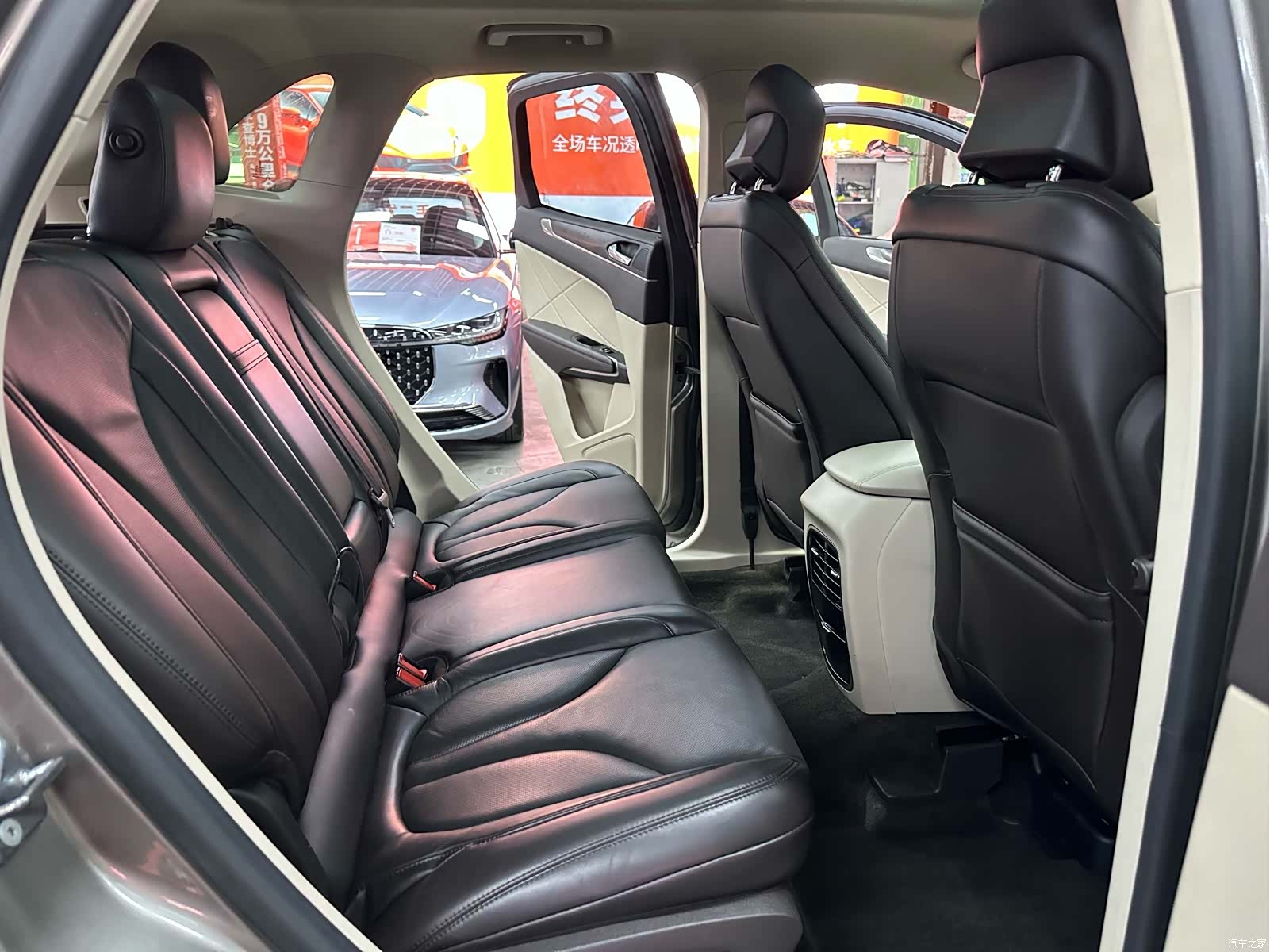 Lincoln MKC, 2017 10