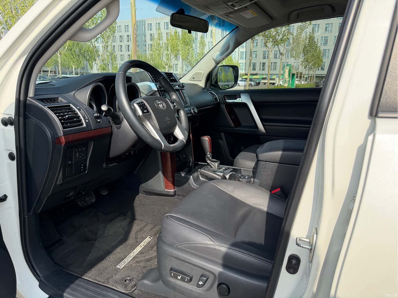 Toyota Prado, 2015 12