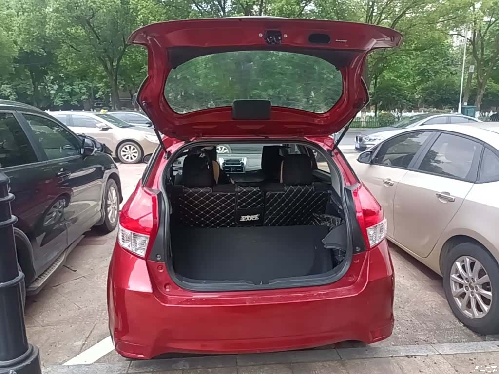 Toyota YARiS L, 2015 15