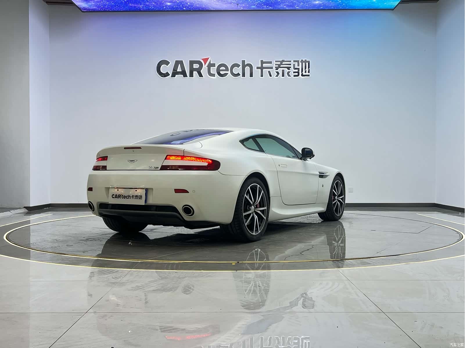 Aston Martin Vantage, 2012 24