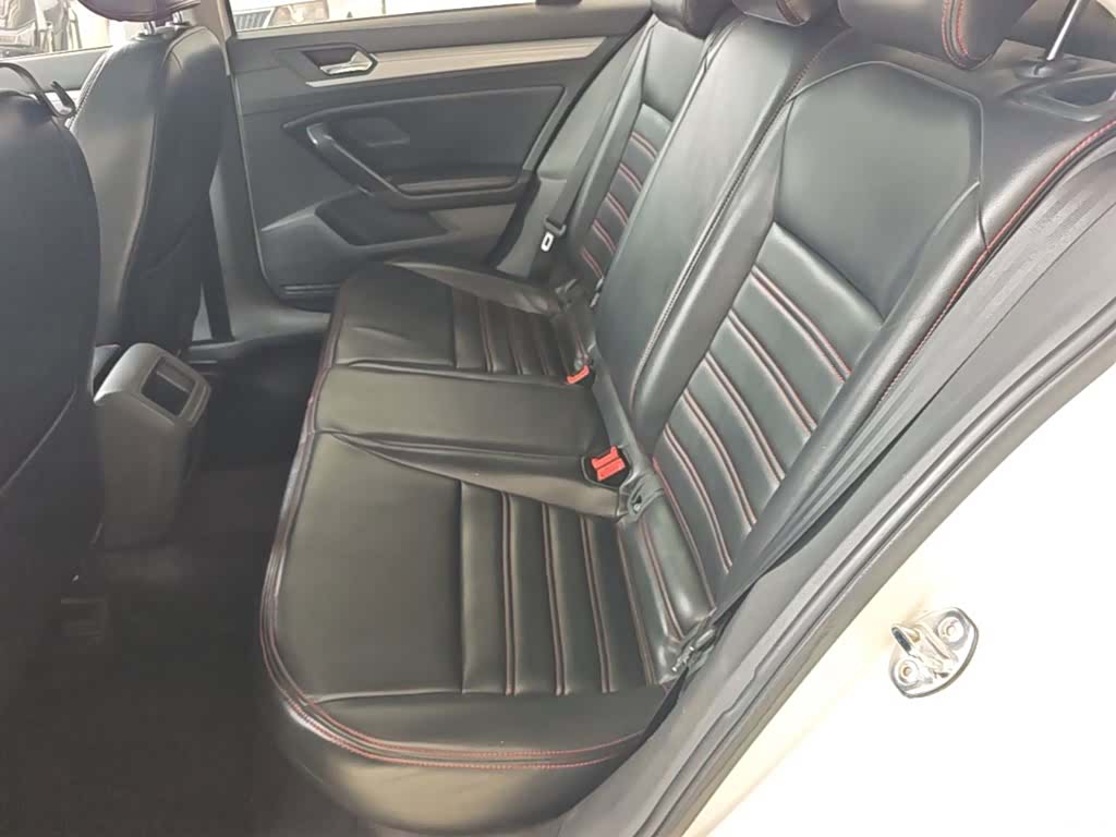 Volkswagen Lamando, 2017 17
