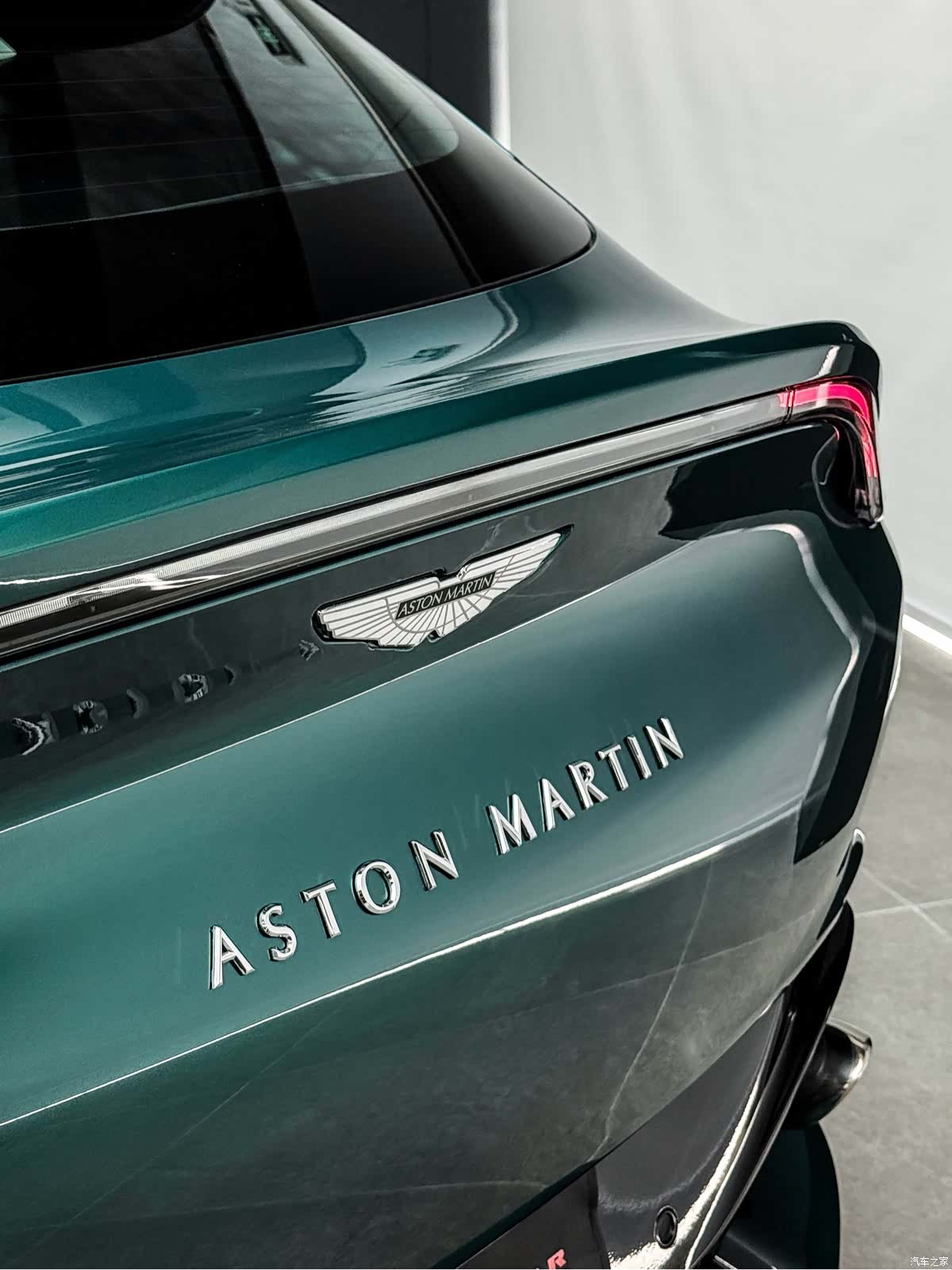 Aston Martin DBX, 2023 22