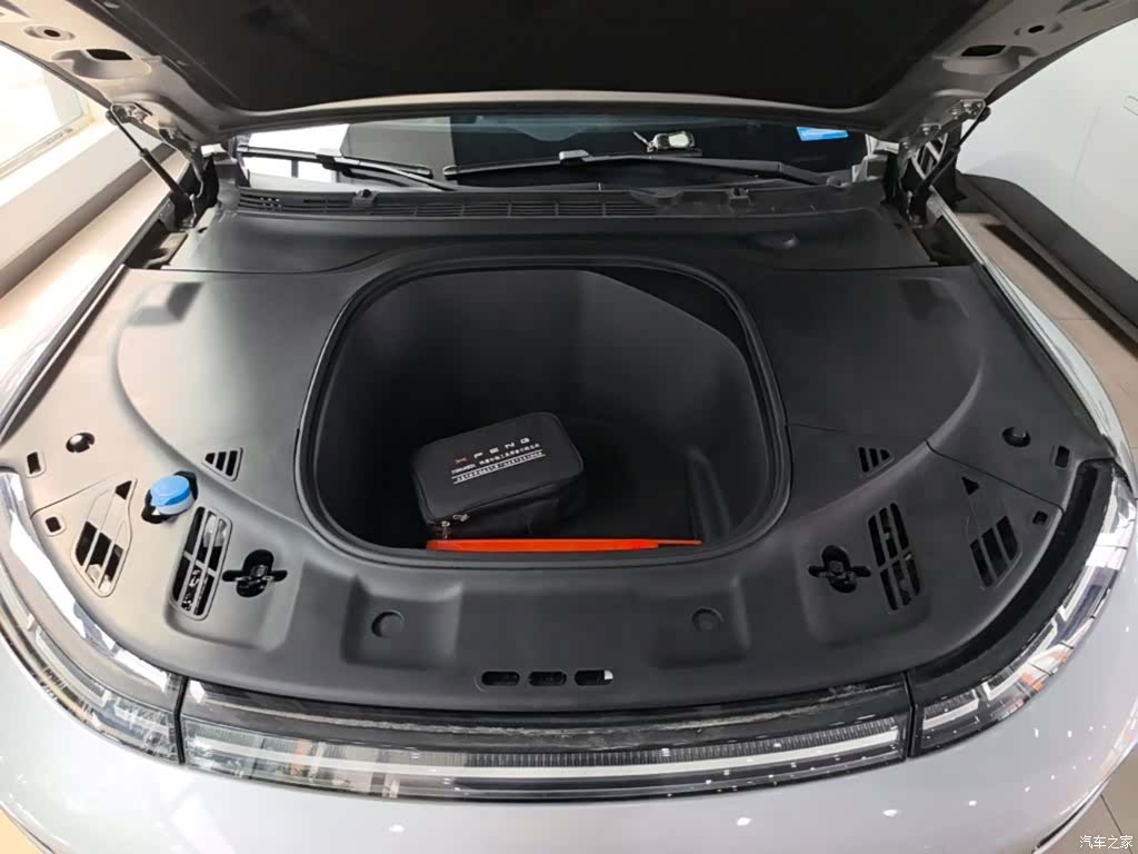 Xpeng P7, 2023 20