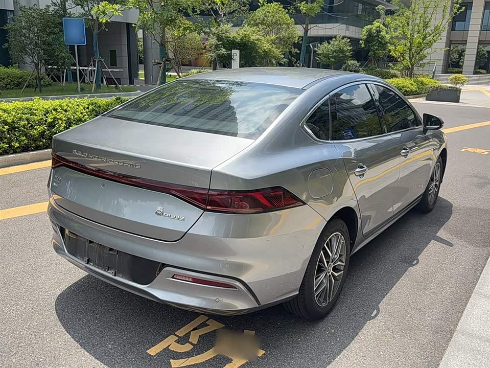 BYD Qin Yuan BYD Qin Yuan