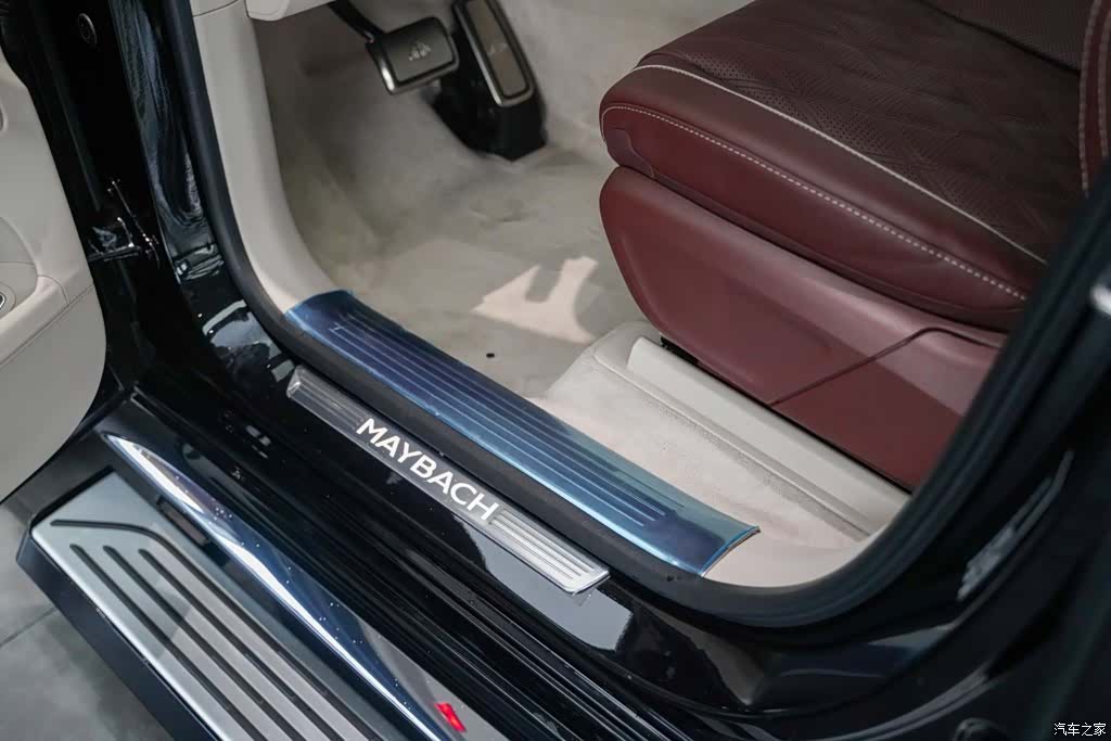 Maybach GLS, 2025 9