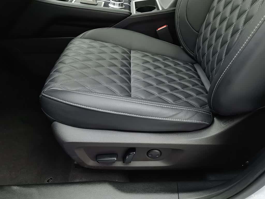 Mitsubishi Outlander, 2023 20
