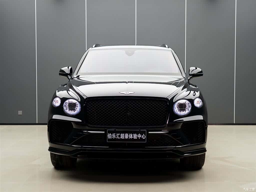 Bentley Bentayga, 2022 4
