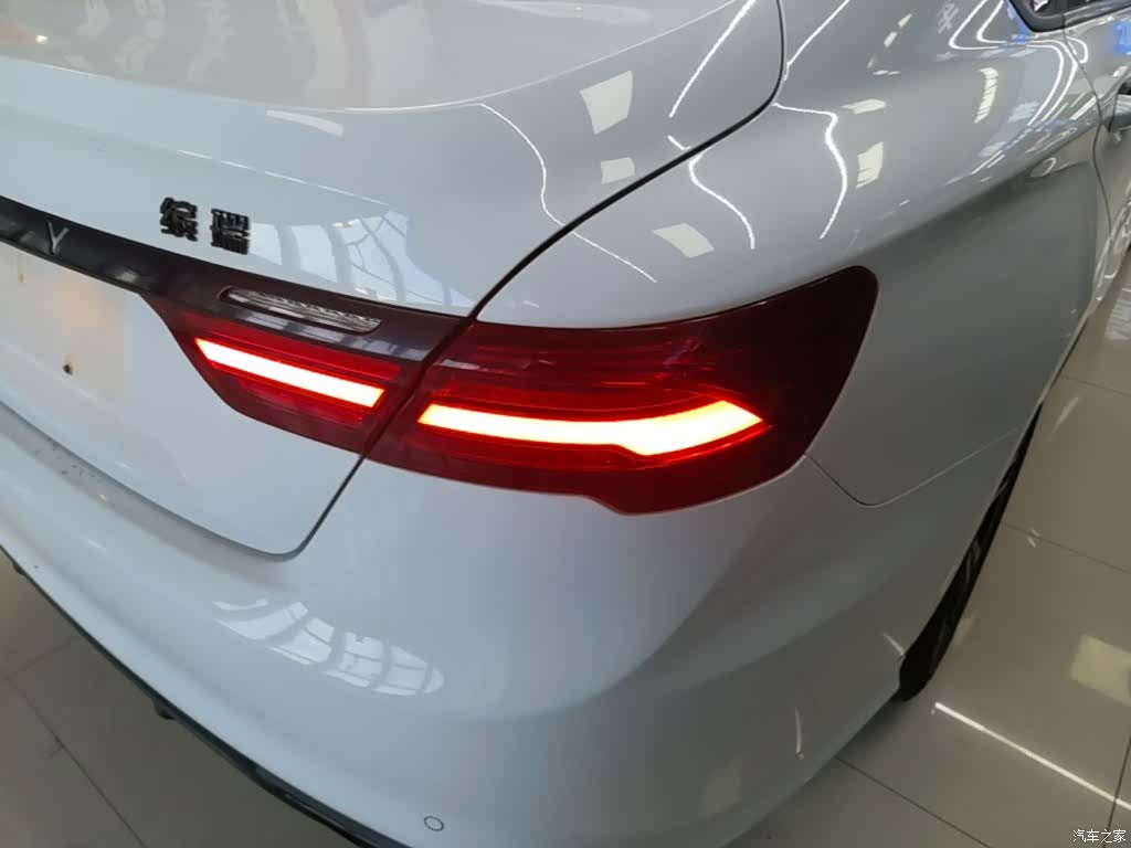 Geely Binray, 2022 8