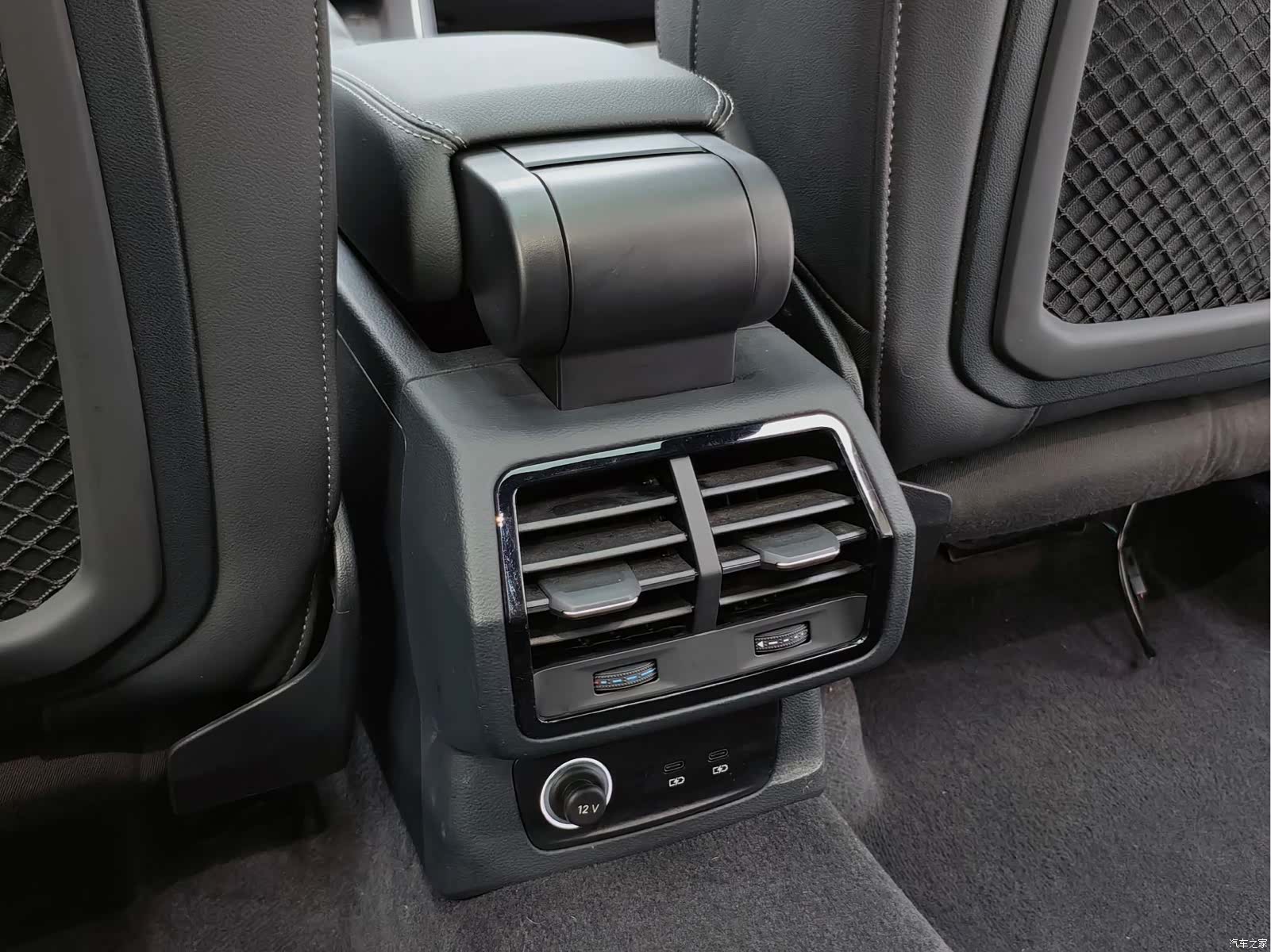 Audi Q3, 2023 20