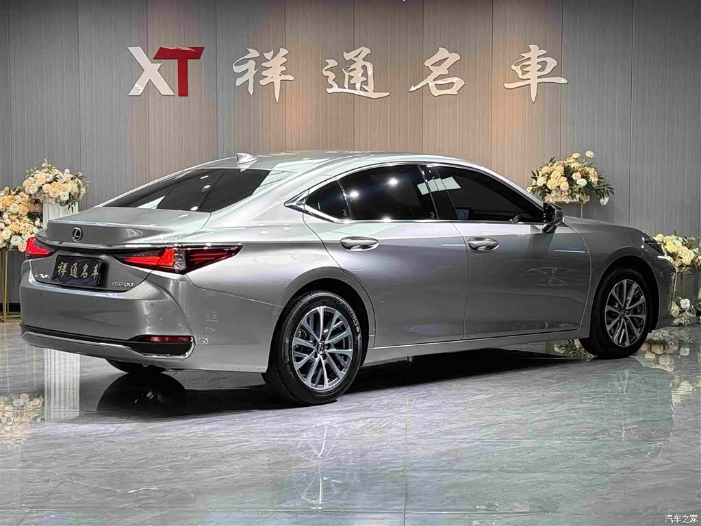 Lexus ES, 2024 10
