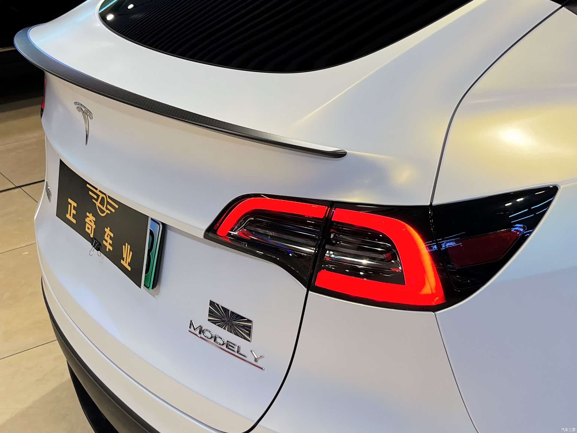 Tesla Model Y, 2023 все фото