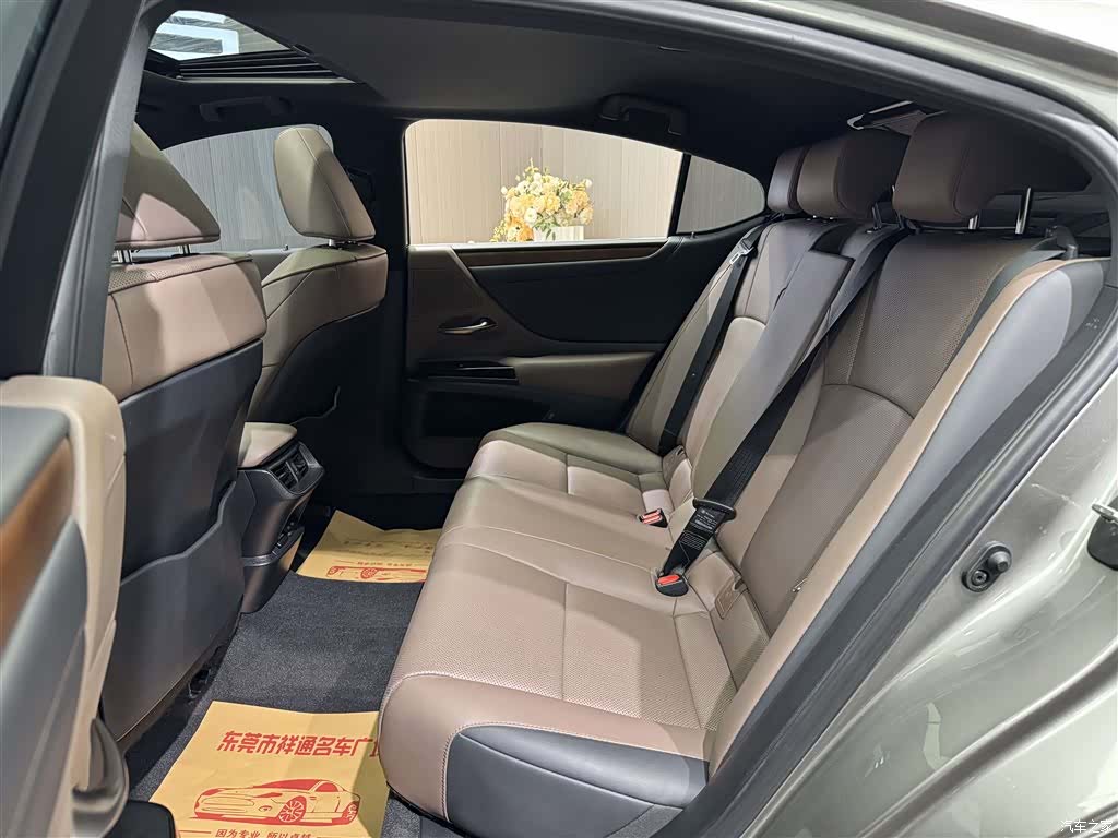 Lexus ES, 2024 7