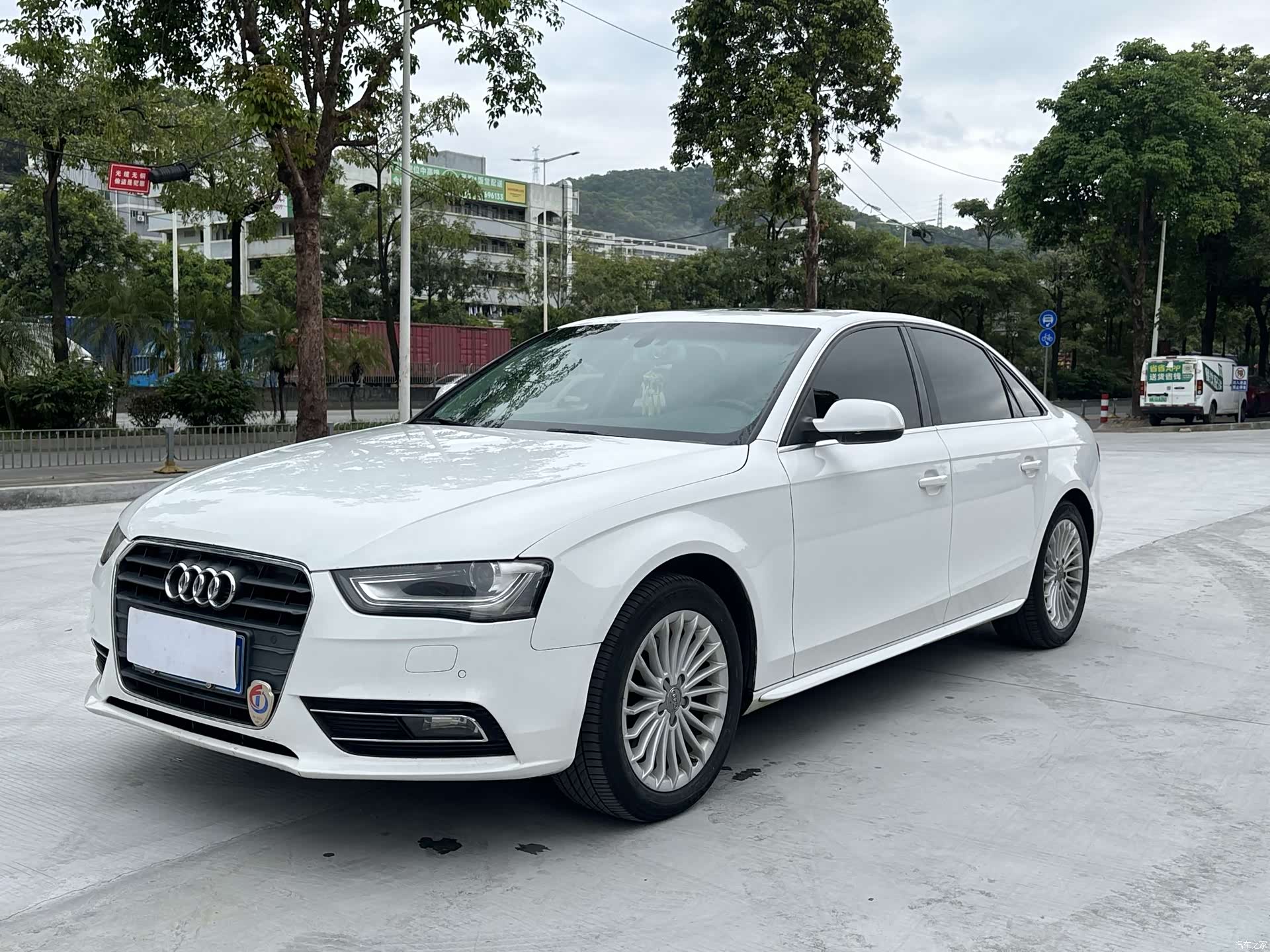 Audi A4L, 2014 1