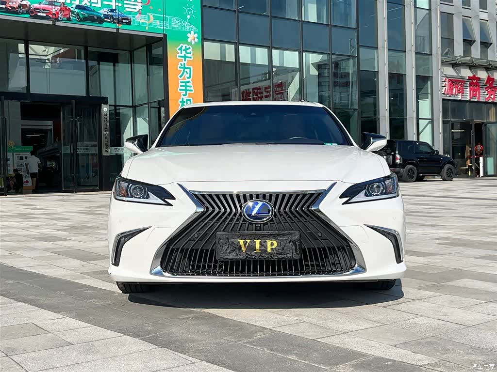 Lexus ES, 2023 2