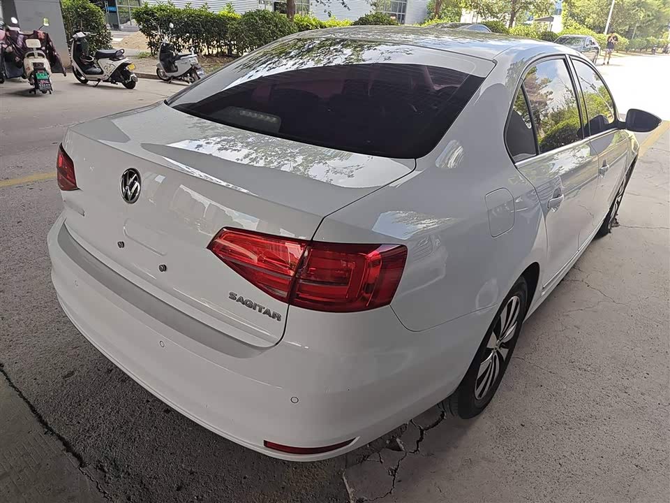Volkswagen Sagitar