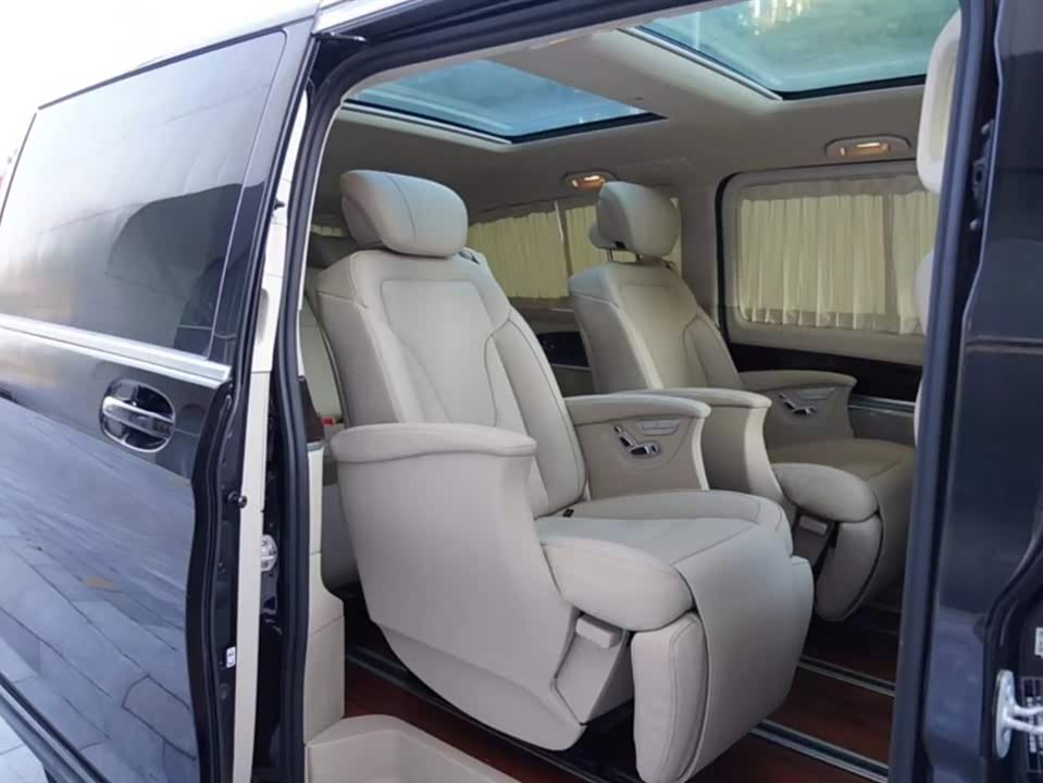 Mercedes-Benz V-class