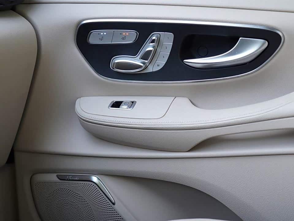 Mercedes-Benz V-class