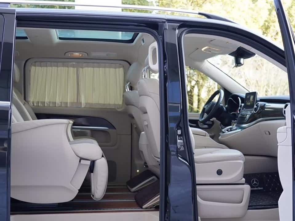 Mercedes-Benz V-class