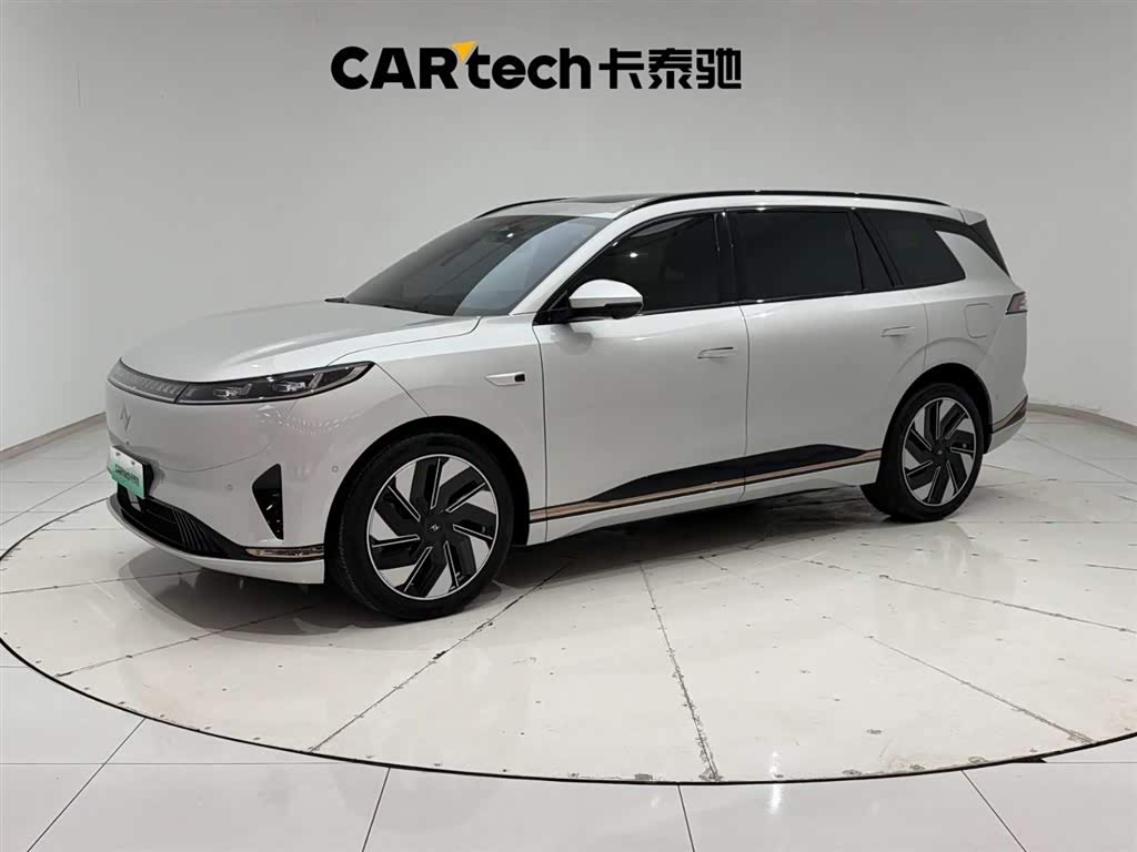 Dongfeng eπ008