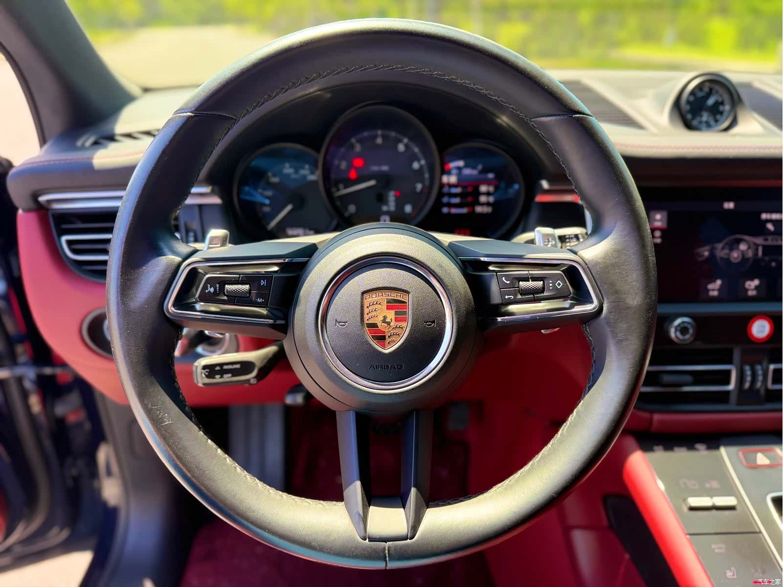 Porsche Macan, 2023 11